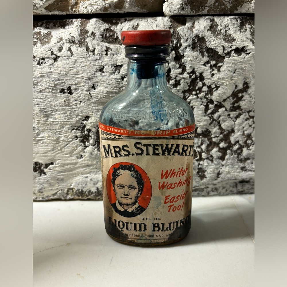Antique Mrs Stewart’s Liquid Bluing Bottle